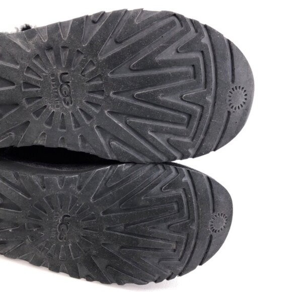 UGG Bailey Button Triplet Sheepskin Winter Boots 7 - Picture 12 of 12